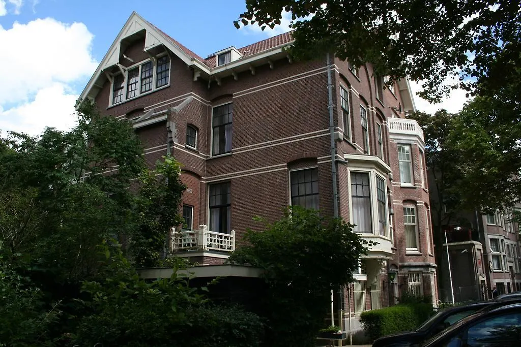 Borgmann Villa Hotel location